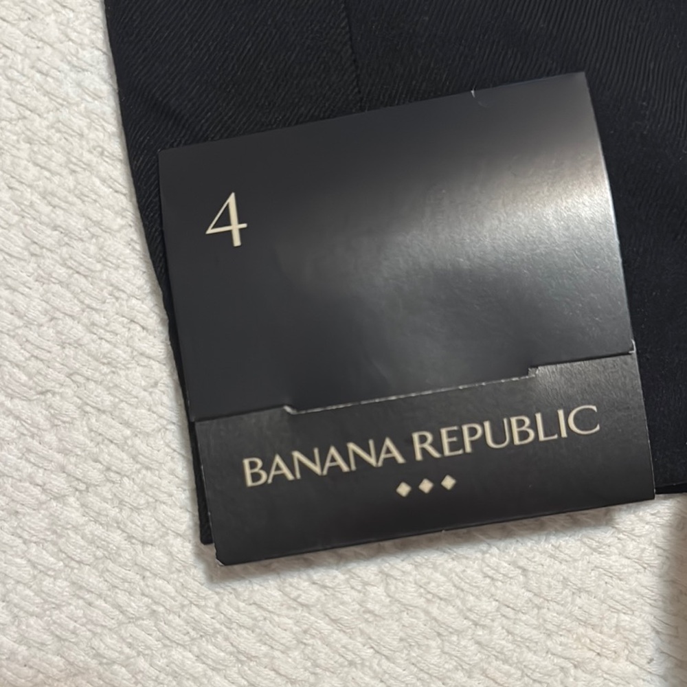 Banana Republic- CLASSIC SUIT BLAZER/Wms size: 4/ Black/ Semi-fitted/ NEW w/ tag - Picture 6 of 15